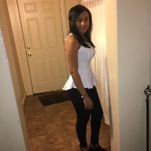 Meet your Posher, Yaniris